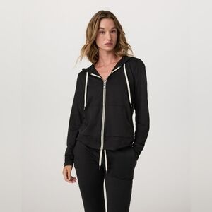 Vuori Black Hoodie Sweatshirt
